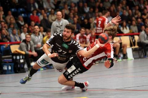 Handball Handball 2.Liga 2018 2019 - Handball Sportverein Hamburg vs. VfL Lübeck-Schwartau Kevin Herbst (Hamburg), Sigtryggur Dadi Runarsson (Lübeck-Schwartau), Sporthalle Hamburg Hamburg