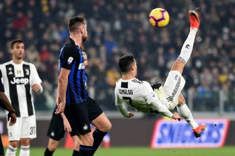 Sport Themen der Woche KW49 Sport Bilder des Tages IPP20181207 Football - soccer: Serie A, Juventus Turin - Inter Mailand, cristiano ronaldo (Verwendung nur in Deutschland - GERMANY ONLY) *** IPP20181207 Football soccer Serie A Juventus Turin Inter Milan cristiano ronaldo Use only in Germany GERMANY ONLY 