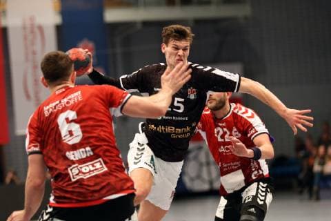 Handball Handball 2.Liga 2018 2019 - Handball Sportverein Hamburg vs. VfL Lübeck-Schwartau Pawel Genda (Lübeck-Schwartau), Finn Wullenweber (Hamburg), Steffen Köhler (Lübeck-Schwartau), Sporthalle Hamburg Hamburg