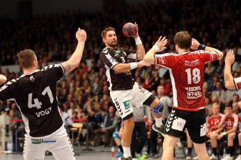 Handball Handball 2.Liga 2018 2019 - Handball Sportverein Hamburg vs. VfL Lübeck-Schwartau Dominik Vogt (Hamburg),Stefan Schröder Schroeder (Hamburg),Martin Waschul (Lübeck-Schwartau), Sporthalle Hamburg Hamburg