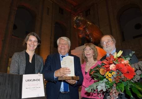 DOSB Berlin 07.12.2018 Bärensaal im Alten Stadthaus Berlin Verleihung des DOSB ETHIKPREISES 2018 an vlnr Veronika RUECKER ( RÜCKER ) Vorstandsvorsitzende des DOSB Prof Dr Gunter GEBAUER deutscher Philosoph, Sportwissenschaftler und Linguist. Professor an der Freien Universität Berlin Prof Dr Gudrun DOLL TEPPER DOSB Vize Präsidentin Bildung und Olympische Erziehung Vorsitzende des Ethikpreis Kuratoriums Prof Wolfgang SCHILD Laudator Foto Eberhard Thonfeld camera 4