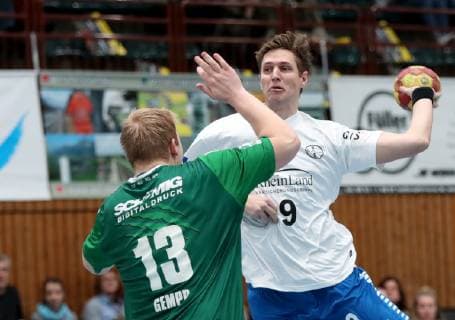 Deutschland, Würzburg, s.Oliver Arena, 08.12.2018, Handball - 2. Bundesliga - DJK Rimpar Wölfe - TSV Bayer Dormagen Bild: v. l. Patrick Gempp (DJK Rimpar Wölfe, 13) und Daniel Eggert (TSV Bayer Dormagen, 9) Copyright: HMBxMedia xHeikoxBecker