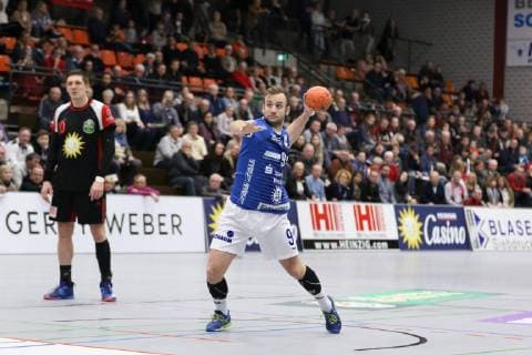 Daniel Wernig (TV 05 07 Huettenberg 9) fuehrt einen Siebenmeter aus, TuS N-Luebbecke vs TV 05 07 Huettenberg, Handball, 2. Bundesliga, 08.12.2018, TuS N-Luebbecke vs TV 05 07 Huettenberg, Handball, 2. Bundesliga, 08.12.2018 Luebbecke Copyright: xEIBNER JanxStrohdiekx EP_JSK