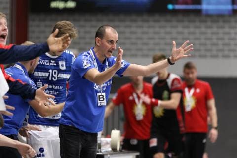 Ermir Kurtagic (Trainer TV 05 07 Huettenberg), TuS N-Luebbecke vs TV 05 07 Huettenberg, Handball, 2. Bundesliga, 08.12.2018, TuS N-Luebbecke vs TV 05 07 Huettenberg, Handball, 2. Bundesliga, 08.12.2018 Luebbecke Copyright: xEIBNER JanxStrohdiekx EP_JSK