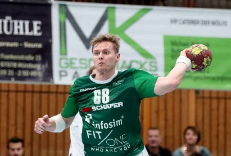 Deutschland, Würzburg, s.Oliver Arena, 08.12.2018, Handball - 2. Bundesliga - DJK Rimpar Wölfe - TSV Bayer Dormagen Bild: v. l. Julian Sauer (DJK Rimpar Wölfe, 68) und Benjamin Richter (TSV Bayer Dormagen, 23) Copyright: HMBxMedia xHeikoxBecker