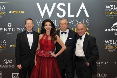 Freddie Spencer (pilote de Grand Prix motocycliste americain trois fois champion du Monde) - Lorena Baricalla - Docteur Claudio Costa (createur de la Clinique Mobile dans le monde de la Moto GP et medecin qui a sauve la vie a de nombreux champions) - Osvaldo Ardiles (Argentine Champion du Monde de Football) CELEBRITES : Monaco World Sports Legends Award - Monaco - 08 12 2018 NorbertScanella Panoramic 