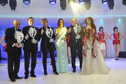 Osvaldo Ardiles (Argentine Champion du Monde de Football) - Freddie Spencer (Etats Unis 3 fois Champion du Monde de MotoGP) - Jutta Kleinschmidt (Allemagne seule femme vainqueur du Paris-Dakar) - Bianca Senna (Niece de Ayrton Senna) - Docteur Claudio Costa (Italie createur de la Clinique Mobile dans le monde de la Moto GP et medecin qui a sauve la vie de nombreux champions) - Lorena Baricalla CELEBRITES : Monaco World Sports Legends Award - Monaco - 08 12 2018 NorbertScanella Panoramic 