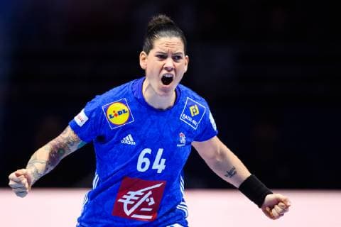 181209 Alexandra Lacrabre of France celebrates during the EHF European WomenÕs Handball Championship match between Sweden and France on Dec 9, 2018 in Nantes. Photo: Ludvig Thunman BILDBYRN kod LT 35567 Copyright: LUDVIGxTHUNMAN BB181209LT014