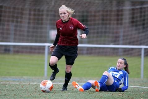 09.12.2018 - Fussball - Saison 2018 2019 - Regionalliga - Süd - Frauen Damen - 16. Spieltag: 1. FC Nürnberg Nuernberg FCN ( Club ) - TSV Jahn Calden - DaMa - Franziska Mai (18, 1. FC Nürnberg FCN FCN-Frauen ) Natascha Rudat (15, TSV Jahn Calden Frauen )