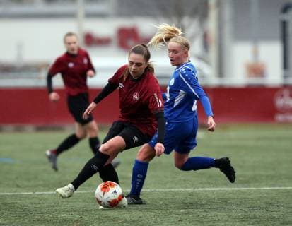 09.12.2018 - Fussball - Saison 2018 2019 - Regionalliga - Süd - Frauen Damen - 16. Spieltag: 1. FC Nürnberg Nuernberg FCN ( Club ) - TSV Jahn Calden - DaMa - Luisa Richert (10, 1. FC Nürnberg FCN FCN-Frauen ) Lena Wiegand (2, TSV Jahn Calden Frauen )