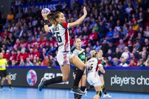 Handball, Frauen: EM, Ungarn - Deutschland Hauptrunde, Gruppe 2, 2. Spieltag im Palais des Sports Viktoria Lukacs (Hungary) Nancy Palais des Sports Jean Weille Frankreich