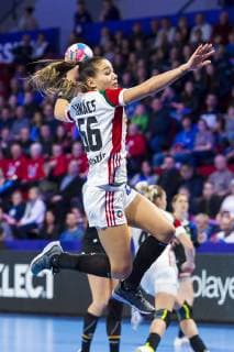 Handball, Frauen: EM, Ungarn - Deutschland Hauptrunde, Gruppe 2, 2. Spieltag im Palais des Sports Viktoria Lukacs (Hungary) Nancy Palais des Sports Jean Weille Frankreich