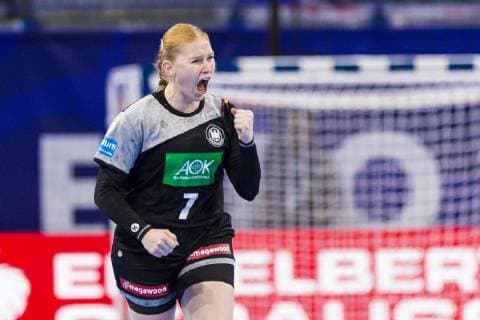 Handball, Frauen: EM, Ungarn - Deutschland Hauptrunde, Gruppe 2, 2. Spieltag im Palais des Sports Meike Schmelzer (Deutschland Thueringer HC) Jubel Freude Emotion Torjubel Torschuetze Torschütze Nancy Palais des Sports Jean Weille Frankreich