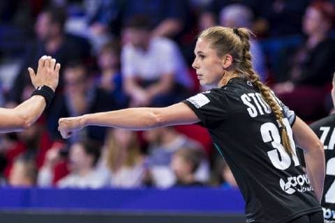 Handball, Frauen: EM, Ungarn - Deutschland Hauptrunde, Gruppe 2, 2. Spieltag im Palais des Sports Alicia Stolle (Deutschland Thueringer HC) Nancy Palais des Sports Jean Weille Frankreich