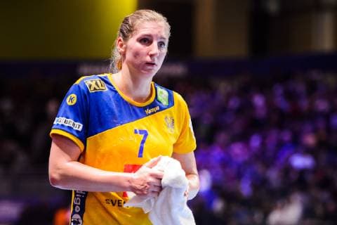 181209 Linn Blohm of Sweden looks dejected after the EHF European WomenÕs Handball Championship match between Sweden and France on Dec 9, 2018 in Nantes. Photo: Ludvig Thunman BILDBYRN kod LT 35567 Copyright: LUDVIGxTHUNMAN BB181209LT056