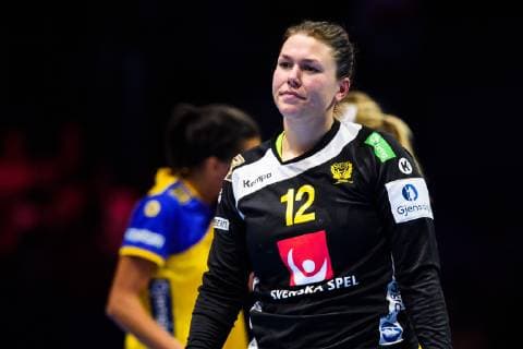 181209 goalkeeper Filippa Idehn of Sweden looks dejected after the EHF European WomenÕs Handball Championship match between Sweden and France on Dec 9, 2018 in Nantes. Photo: Ludvig Thunman BILDBYRN kod LT 35567 Copyright: LUDVIGxTHUNMAN BB181209LT061