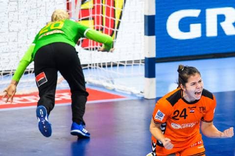 181209 Martine Smeets of Netherlands celebrates during the EHF European WomenÕs Handball Championship match between Netherlands and Romania on December 9, 2018 in Nancy. Photo: Fredrik Varfjell BILDBYRN kod FV 150181 Copyright: FREDRIKxVARFJELL BB181209FV013