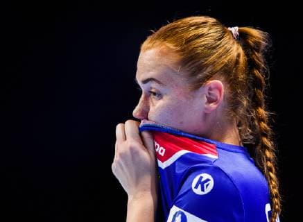 181209 Irina Snopova of Russia looks dejected during the EHF European WomenÕs Handball Championship match between Serbia and Russia on December 9, 2018 in Nantes. Photo: Ludvig Thunman BILDBYRN kod LT 35568 Copyright: LUDVIGxTHUNMAN BB181209LT088
