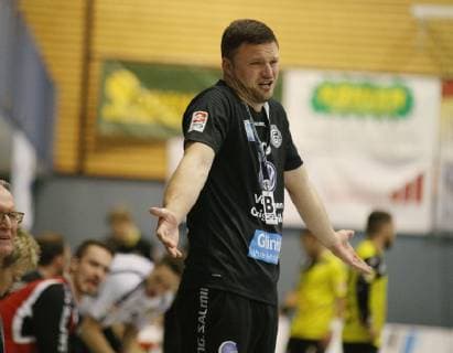 09.12.2018, xmgx, Handball 3.Liga, SG Bruchköbel - GSV Eintracht Baunatal v.l. Florian Ochmann (Trainer Baunatal) Bruchköbel Hessen Deutschland (DEU)
