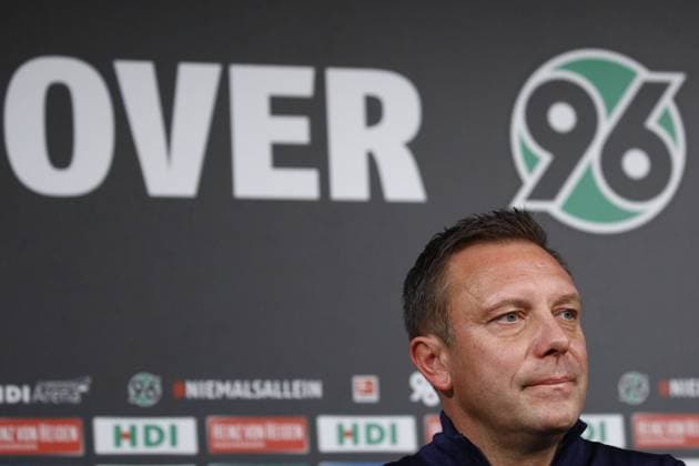 07.12.2018, HDI-Arena, Hannover, Pressekonferenz Hannover 96 mit Horst Heldt und Andre Breitenreiter, im Bild Andre Breitenreiter (Trainer, Hannover) Pressekonferenz Hannover 96