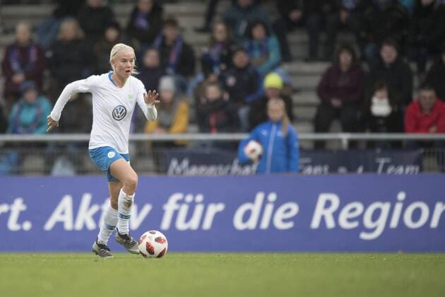 Allianz Frauen-Bundesliga, 1. FFC Frankfurt - VfL Wolfsburg am 09.12.2018 Pernille Harder (VfL Wolfsburg) im Meisterschaftsspiel der Allianz Frauen-Bundesliga 1.FFC Frankfurt gegen VfL Wolfsburg am 09.12.2018 DFL REGULATIONS PROHIBIT ANY USE OF PHOTOGRAPHS AS IMAGE SEQUENCES AND OR QUASI-VIDEO