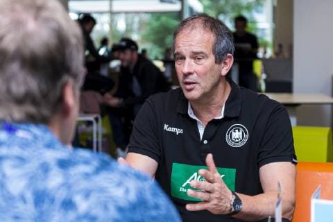 Nancy, Frankreich 10. Dezember 2018: EHF EM 2018 - Media Day - Training Trainer Henk Groener (Deutschland) im Gespräch mit der Presse Nancy Frankreich