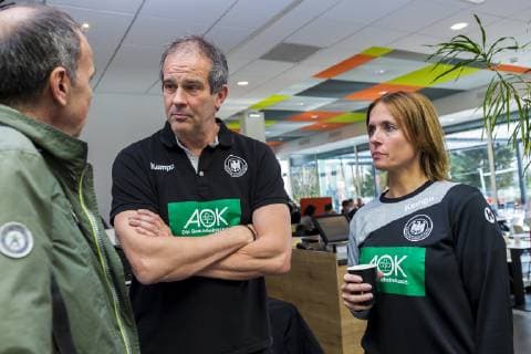 Nancy, Frankreich 10. Dezember 2018: EHF EM 2018 - Media Day - Training Trainer Henk Groener (Deutschland), Co-Trainerin Debbie Klijn (Deutschland) im Gespräch Nancy Frankreich