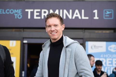 11.12.2018, xmeix, Fussball UEFA Champions League, TSG 1899 Hoffenheim, Ankunft der Spieler am Flughafen Manchester, emspor, v.l. Hoffenheims Trainer Julian Nagelsmann (TSG 1899 Hoffenheim) DFL DFB REGULATIONS PROHIBIT ANY USE OF PHOTOGRAPHS as IMAGE SEQUENCES and or QUASI-VIDEO Manchetser
