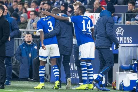 11.12.2018, xkvx, Fussball UEFA Champions League, FC Schalke 04 - Lok Moskau emspor, v.l. Hamza Mendyl (S04 - Schalke 04) muss verletzt ausgewechselt werden (DFL DFB REGULATIONS PROHIBIT ANY USE OF PHOTOGRAPHS as IMAGE SEQUENCES and or QUASI-VIDEO) Gelsenkirchen