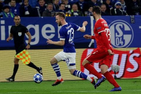 Cedric Teuchert (FC Schalke 04) und Solomon Kvirkvelia (Lokomotiv Moskau) beim Champions League Spiel (Saison 2018 19) FC Schalke 04 - Lokomotive Moskau. Copyright: Thomas Pakusch