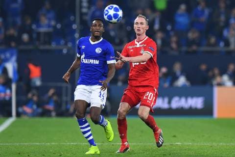 Fußball Champions League Gruppenphase 6. Spieltag FC Schalke 04 - Lokomotive Moskau am 11.12.2018 in der Veltins Arena in Gelsenkirchen Abdul Rahman Baba ( Schalke ), links - Vladislav Ignatyev ( Moskau ), rechts DFL Regulations prohibit any use of photographs as image sequences and or quasi video.