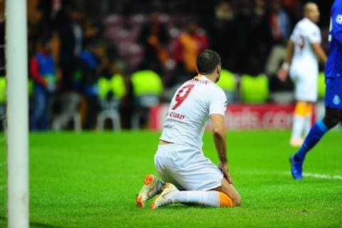 Eren Derdiyok of Galatasaray during the Champions League group D match between Galatasaray and Porto at Turk Telkom Stadium n Istanbul , Turkey on December 11 , 2018. 