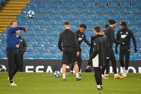 11.12.2018, xmeix, Fussball UEFA Champions League, TSG 1899 Hoffenheim, Pressekonferenz - Abschlusstraining, emspor, v.l. Hoffenheims Trainer Julian Nagelsmann (TSG 1899 Hoffenheim) mit der Hoffenheimer Mannschaft DFL DFB REGULATIONS PROHIBIT ANY USE OF PHOTOGRAPHS as IMAGE SEQUENCES and or QUASI-VIDEO Manchetser