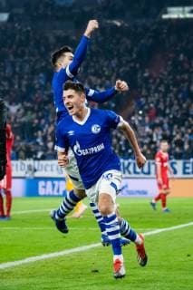 11.12.2018, xkvx, Fussball UEFA Champions League, FC Schalke 04 - Lok Moskau emspor, v.l. Torjubel, Goal celebration, celebrate the goal zum 1:0 durch Alessandro Schoepf (S04 - Schalke 04) (DFL DFB REGULATIONS PROHIBIT ANY USE OF PHOTOGRAPHS as IMAGE SEQUENCES and or QUASI-VIDEO) Gelsenkirchen