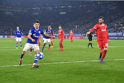 11.12.2018, Fussball, UEFA Champions League, Saison 2018 2019, Vorrunde, 6. Spieltag, FC Schalke 04 - Lokomotive Moskau, Alessandro Schoepf, Alessandro Schöpf (FC Schalke 04), li., erzielt das 1:0 Siegtor