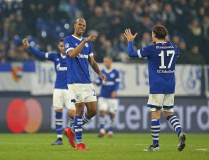 11.12.2018, Fussball UEFA Champions League 2018 2019, Gruppenphase, 6.Spieltag, FC Schalke 04 - Lokomotive Moskau, in der VELTINS-Arena Gelsenkirchen. Schlussjubel (L-R) Salif Sane (Schalke) und Benjamin Stambouli (Schalke)