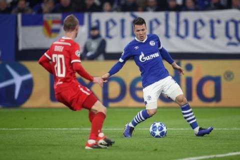 11.12.2018, Fussball, Saison 2018 2019, Champions League, 6. Spieltag - FC Schalke 04 - Lokomotive Moskau v. l. Vladislav Ignatjev (Lokomotive Moskau), Yevhen KONOPLYANKA (FC Schalke 04) Gelsenkirchen Veltins Arena Deutschland