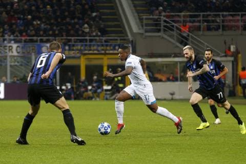 (L-R), Stefan de Vrij of Inter Milan, Steven Bergwijn of PSV, Marcelo Brozovic of Inter Milan during the UEFA Champions League group C match between Internazionale Milan and PSV Eindhoven at Stadio Giuseppe Meazza on December 11, 2018 in Milan, Italy UEFA Champions League 2018 2019 xVIxVIxImagesx xJeroenxPutmansxIVx 13046134