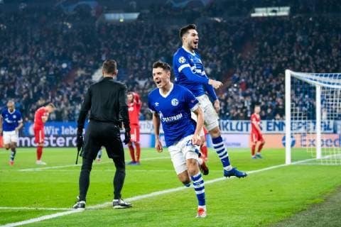 11.12.2018, xkvx, Fussball UEFA Champions League, FC Schalke 04 - Lok Moskau emspor, v.l. Torjubel, Goal celebration, celebrate the goal zum 1:0 durch Alessandro Schoepf (S04 - Schalke 04) (DFL DFB REGULATIONS PROHIBIT ANY USE OF PHOTOGRAPHS as IMAGE SEQUENCES and or QUASI-VIDEO) Gelsenkirchen