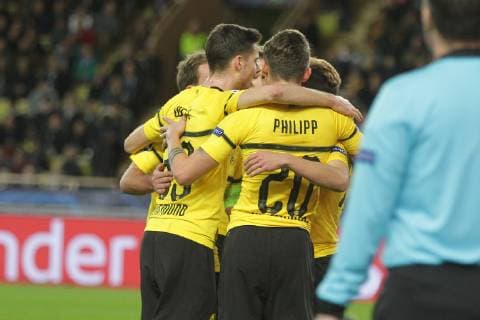 Die Spieler von Borussia Dortmund jubeln nach dem Tor zum 0:1 beim Spiel AS Monaco vs. Borussia Dortmund, Fussball, Champions League, 11.12.2018 AS Monaco vs. Borussia Dortmund, Fussball, Champions League, 11.12.2018 Monaco Copyright: xEIBNER MarioxHommesx EP_MHS
