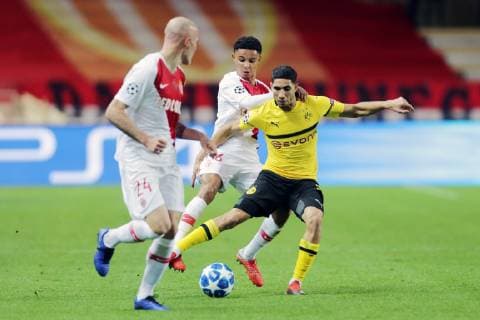 Im Kampf um den Ball v.l. Andrea Raggi (Monaco), Sofiane Diop (Monaco) und Achraf Hakimi (Dortmund) beim Spiel AS Monaco vs. Borussia Dortmund, Fussball, Champions League, 11.12.2018 AS Monaco vs. Borussia Dortmund, Fussball, Champions League, 11.12.2018 Monaco Copyright: xEIBNER MarioxHommesx EP_MHS