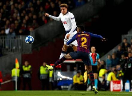 Tottenham s midfielder Dele Alli (L) vies for the ball with FC Barcelona Barca s defender Nelson Semedo during a minute of silence for former FC Barcelona president Jose Luis Nunez during the UEFA Champions League groups phase match between FC Barcelona and Tottenham Hotspur, at the Camp Nou stadium, in Barcelona, Catalonia, Spain, 11 December 2018. Barcelona vs. Tottenham Hotspur !ACHTUNG: NUR REDAKTIONELLE NUTZUNG!  Copyright: xEnricxFontcubertax GRAF5482 20181211-636801630123751307