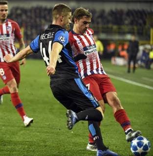 Atletico s Antoine Griezmann and Brandon Mechele defender of Club Brugge FOOTBALL : Club Bruges vs Atletico Madrid - Ligue des Champions - 11 12 2018 PhotoNews Panoramic 