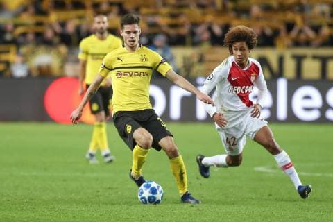 Monaco, 11.12.2018, UEFA Champions League - 2018 19 Season, Gruppenphase - Gruppe A - 6. Spieltag, AS Monaco - Borussia Dortmund, Julian Weigl (Dortmund) and Han-Noah Massengo (Monaco) battles for the ball ( DeFodi535