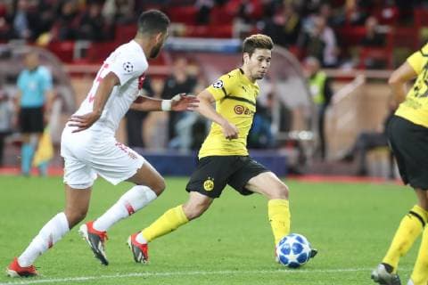 Monaco, 11.12.2018, UEFA Champions League - 2018 19 Season, Gruppenphase - Gruppe A - 6. Spieltag, AS Monaco - Borussia Dortmund, Raphael Guerriero (Dortmund) controls the ball ( DeFodi535