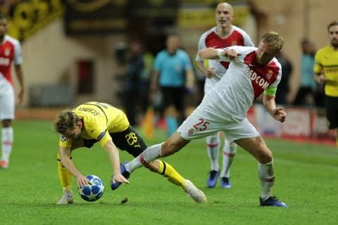 v. li. im Zweikampf Marcel Schmelzer (Dortmund) und Kamil Glik (Monaco) beim Spiel AS Monaco vs. Borussia Dortmund, Fussball, Champions League, 11.12.2018 AS Monaco vs. Borussia Dortmund, Fussball, Champions League, 11.12.2018 Monaco Copyright: xEIBNER MarioxHommesx EP_MHS