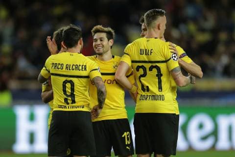 v.l. Paco Alcacer (Dortmund), Raphael Guerreiro (Dortmund) und Marius Wolf (Dortmund) jubeln nach dem Tor zum 0:2 durch Raphael Guerreiro (Dortmund) beim Spiel AS Monaco vs. Borussia Dortmund, Fussball, Champions League, 11.12.2018 AS Monaco vs. Borussia Dortmund, Fussball, Champions League, 11.12.2018 Monaco Copyright: xEIBNER MarioxHommesx EP_MHS