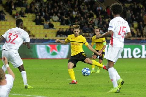 Sport Bilder des Tages Raphael Guerreiro (Dortmund) schiesst das Tor zum 0:2 beim Spiel AS Monaco vs. Borussia Dortmund, Fussball, Champions League, 11.12.2018 AS Monaco vs. Borussia Dortmund, Fussball, Champions League, 11.12.2018 Monaco Copyright: xEIBNER MarioxHommesx EP_MHS