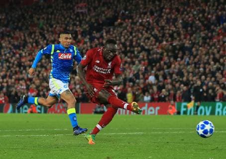 Sport Bilder des Tages 11th December 2018, Anfield, Liverpool, England; UEFA Champions League football, Liverpool versus Napoli; Sadio Mane of Liverpool shoots at goal in the dying minutes  ActionPlus12086871 DavidxBlunsden