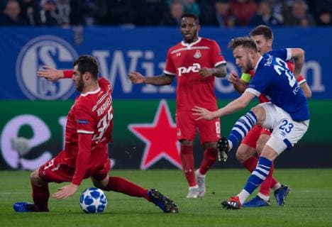 Fußball Champions League Gruppenphase 6. Spieltag FC Schalke 04 - Lokomotive Moskau am 11.12.2018 in der Veltins Arena in Gelsenkirchen Cedric Teuchert ( Schalke ) DFL Regulations prohibit any use of photographs as image sequences and or quasi video.